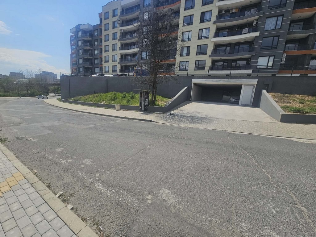 Дава под наем ГАРАЖ, ПАРКОМЯСТО, гр. Кърджали, Възрожденци