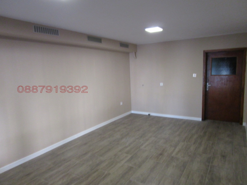 Дава под наем ОФИС, гр. Мездра, област Враца, снимка 4 - Офиси - 53531414