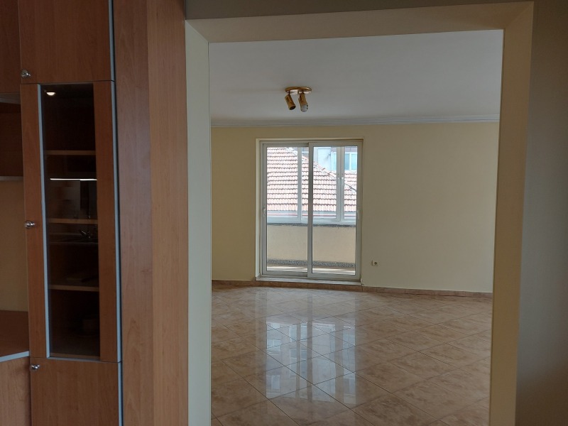 Zu vermieten  3+ Schlafzimmer Sofia , Oborishte , 146 qm | 44619641 - Bild [6]