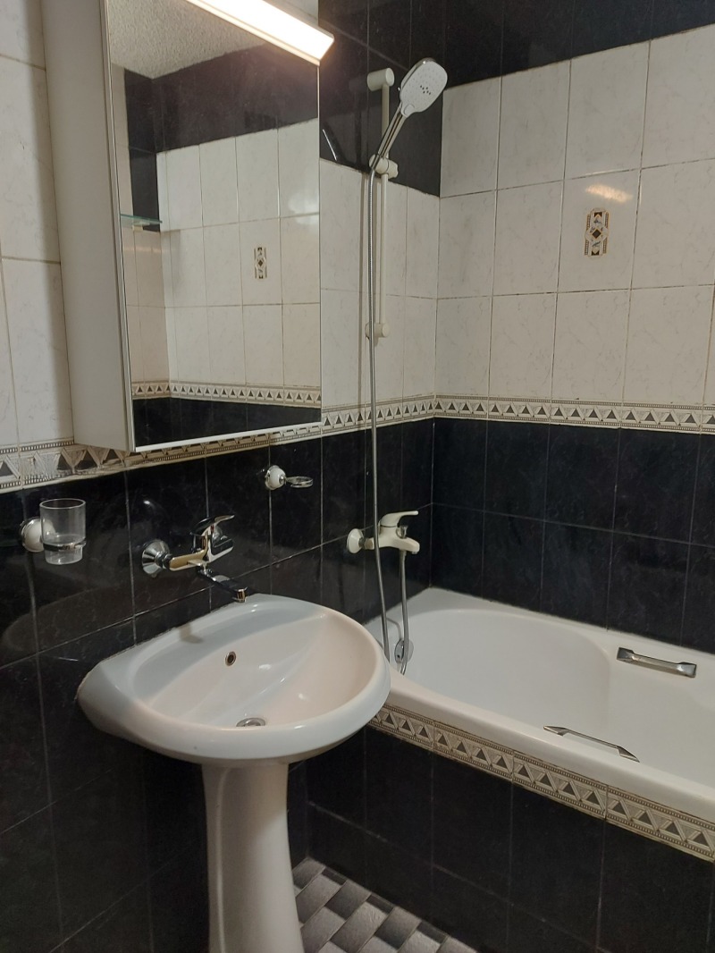 Zu vermieten  3+ Schlafzimmer Sofia , Oborishte , 146 qm | 44619641 - Bild [10]