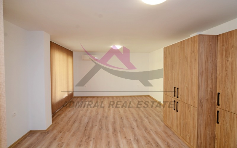 Дава под Наем ОФИС в град Варна, Гранд Мол - 60 кв.м / 387 € » 756.91 лв., АДМИРАЛ РИЪЛ ЕСТЕЙТ ЕООД