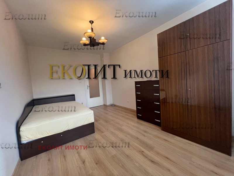 Издаје се  1 спаваћа соба Софија , Центар , 70 м2 | 48054021