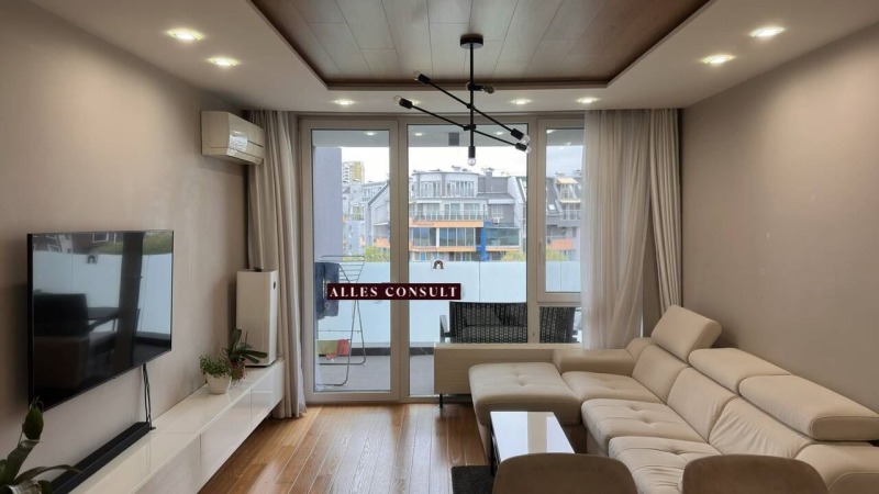 Издаје се  2 спаваће собе Софија , Изгрев , 100 м2 | 10549132 - слика [2]