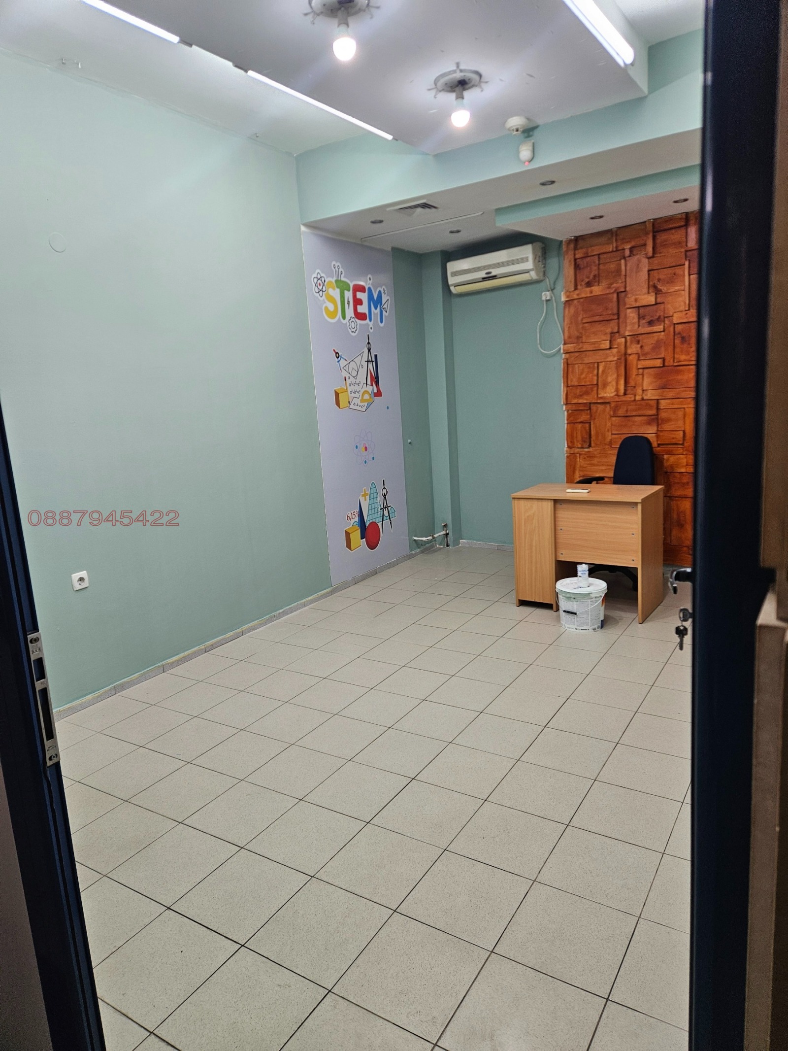 Дава под наем МАГАЗИН, гр. Плевен, Идеален център
