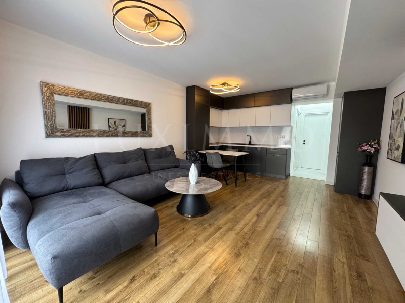 Te huur  2 slaapkamers Plovdiv , Tsentar , 110 m² | 35651645