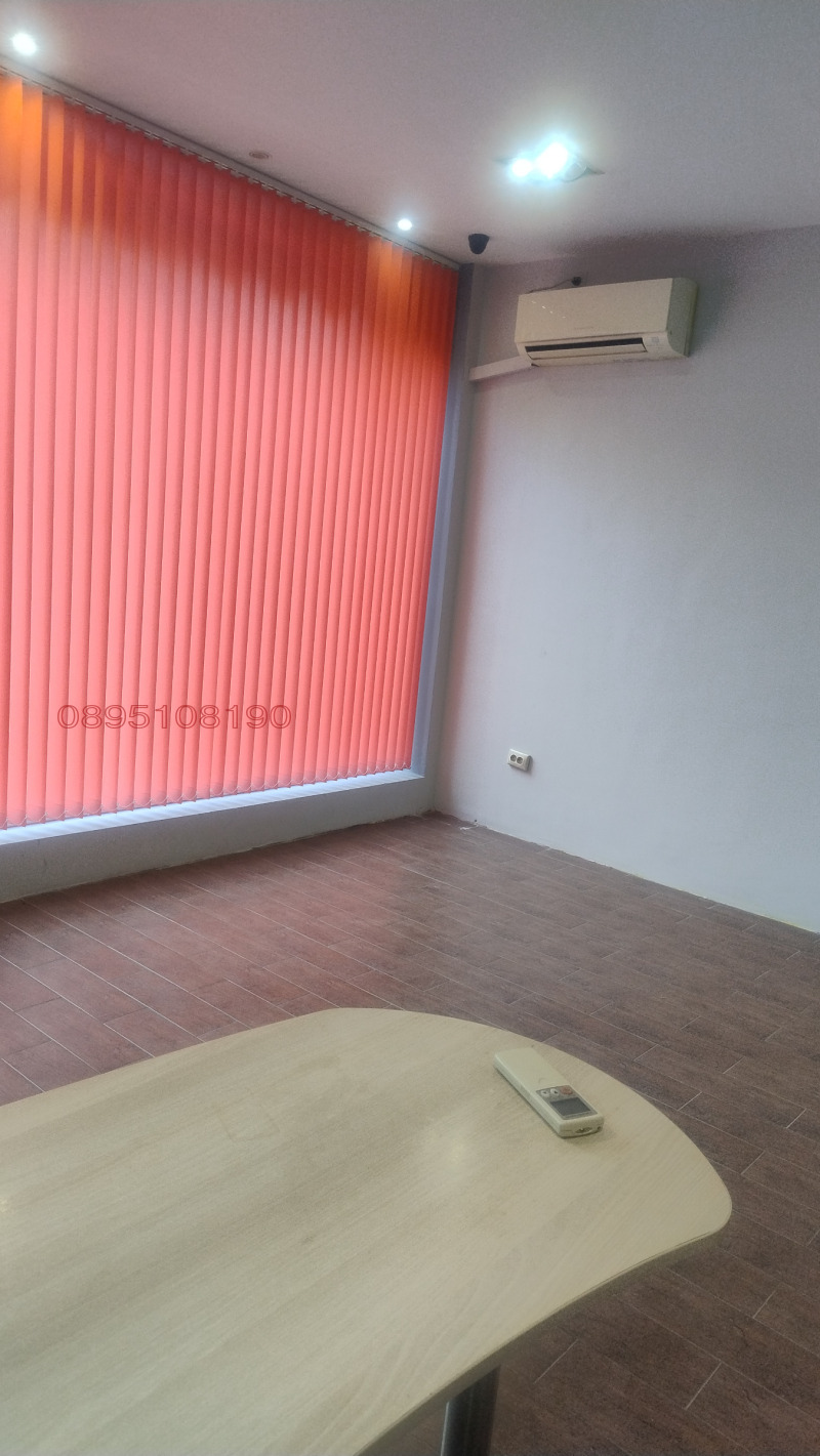 Til leje  Butik Sofia , Mladost 1A , 30 kvm | 22144616 - billede [3]