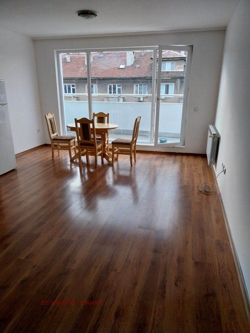 Издаје се  1 спаваћа соба Софија , Центар , 75 м2 | 14277779 - слика [5]
