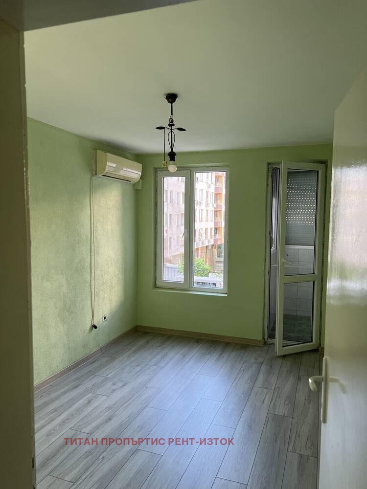De inchiriat  2 dormitoare Burgas , Țentâr , 86 mp | 68739123 - imagine [2]