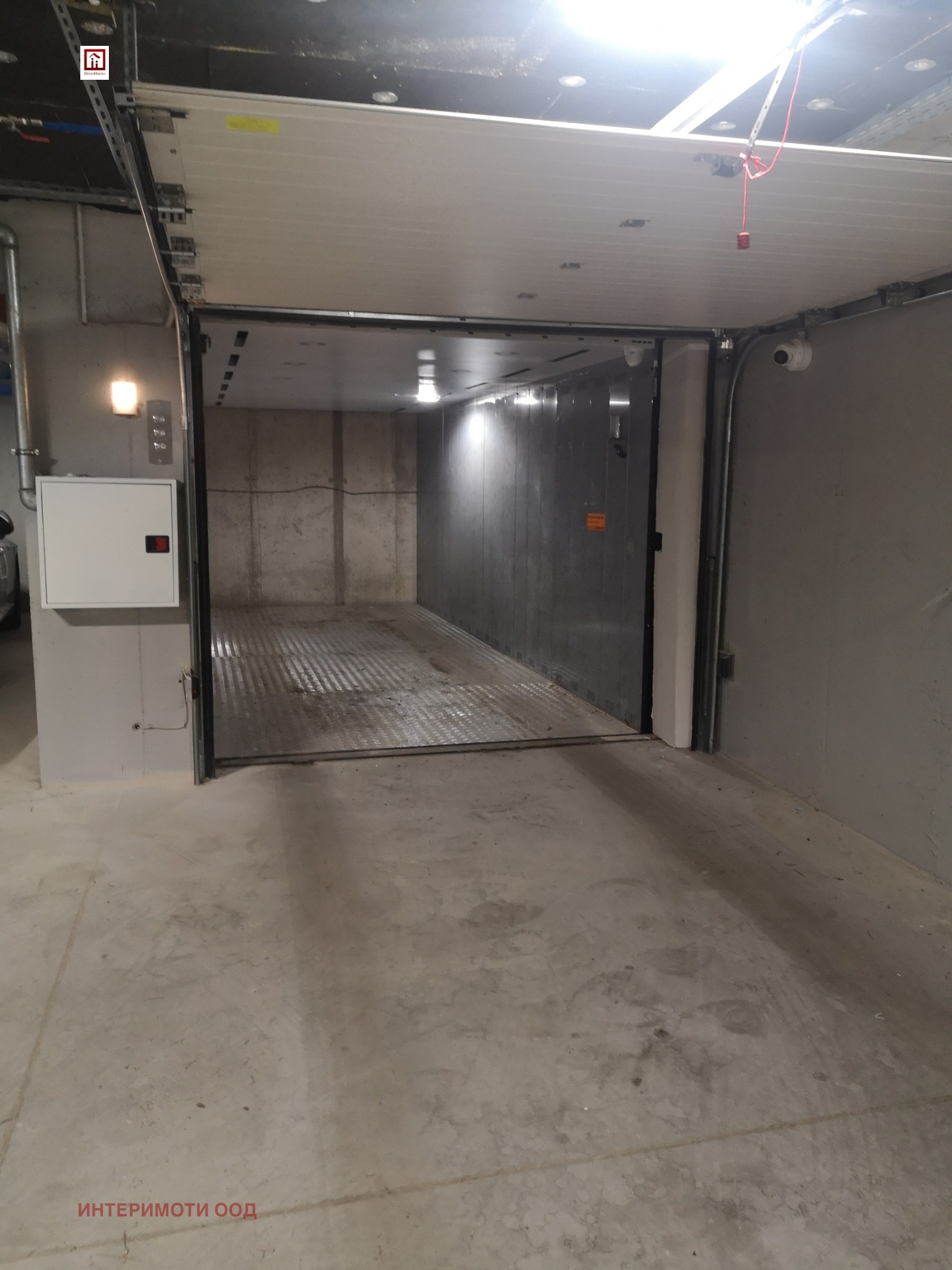 Дава под наем ГАРАЖ, ПАРКОМЯСТО, гр. София, Център, снимка 2 - Гаражи и паркоместа - 54212641