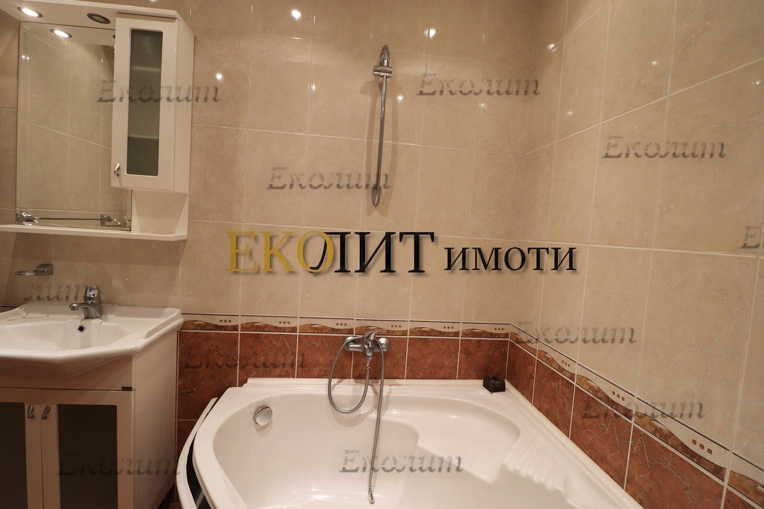 Дава под наем 4-СТАЕН, гр. София, Карпузица, снимка 12 - Апартаменти - 55914334