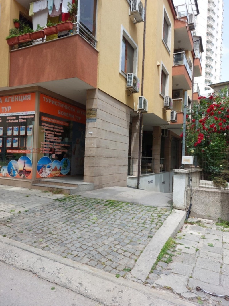 Дава под наем ГАРАЖ, ПАРКОМЯСТО, гр. Варна, Гръцка махала