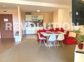 2 bedroom k.k. Zlatni pyasatsi, Varna