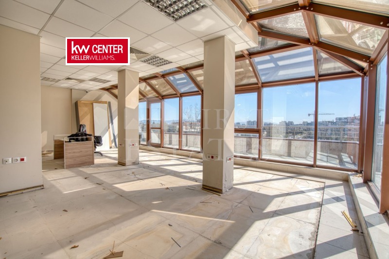 Дава под Наем ОФИС в град София, Студентски град - 180 кв.м / 1 527 € » 2 986.55 лв., КЕЛЪР УИЛЯМС ЦЕНТЪР