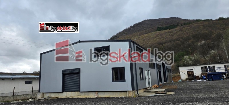 Дава под Наем ПРОМ. ПОМЕЩЕНИЕ в област София, гр. Етрополе - 432 кв.м / 1 600 € » 3 129.33 лв., ШАНС - 96