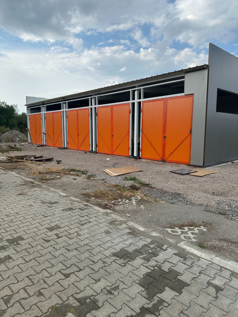 De inchiriat  Depozitare Sofia , Liulin 1 , 108 mp | 76866536