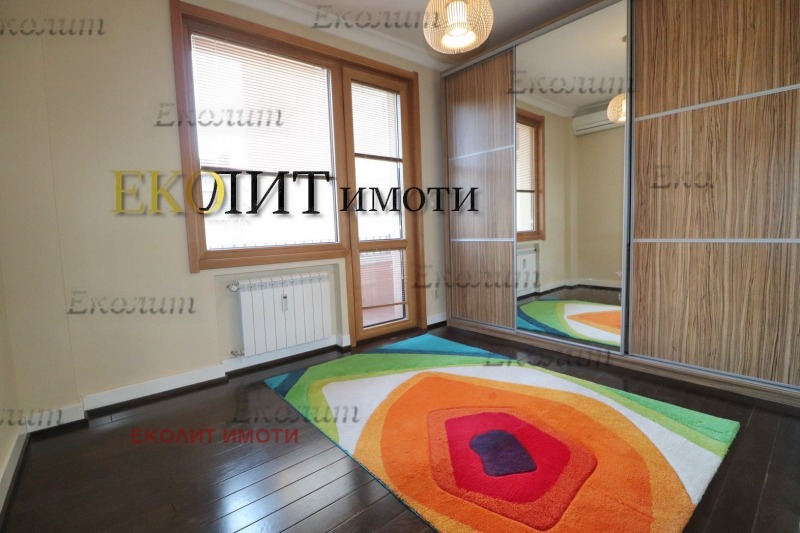 K pronájmu  2 ložnice Sofia , Doktorski pametnik , 110 m2 | 38956106 - obraz [4]