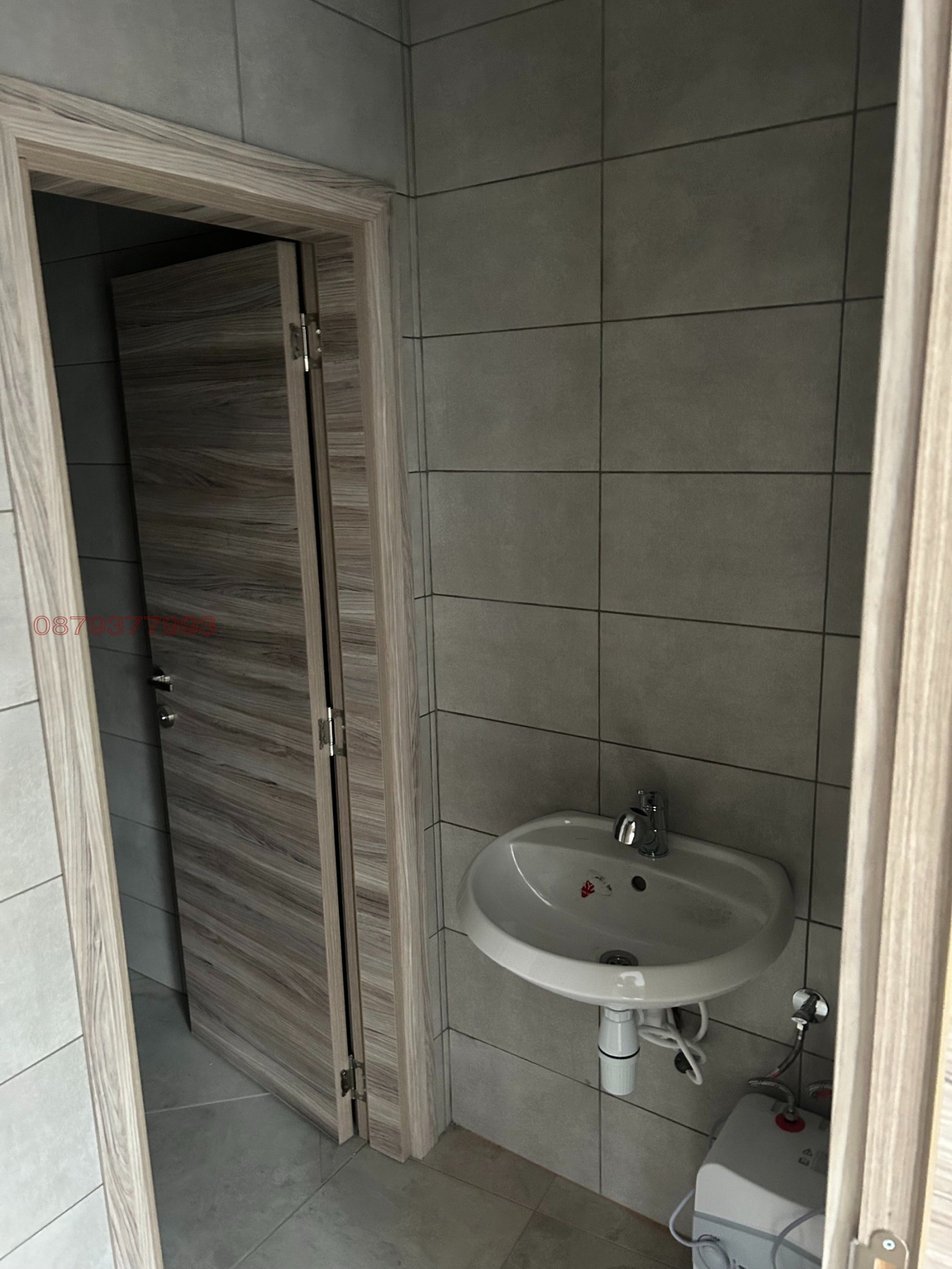 Дава под наем МАГАЗИН, гр. Плевен, Широк център, снимка 6 - Магазини - 54187544