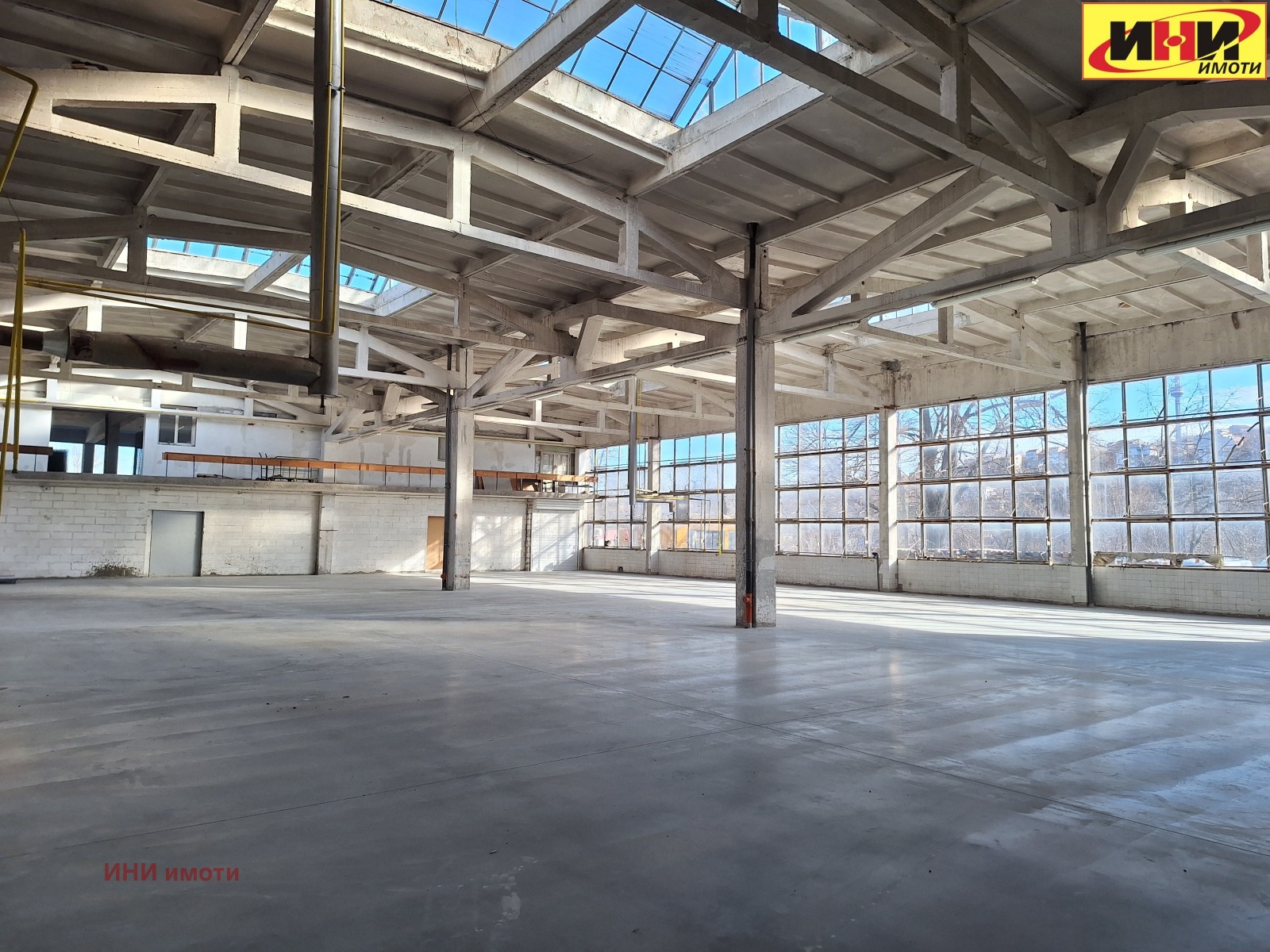 Дава под наем ПРОМ. ПОМЕЩЕНИЕ, гр. Русе, Промишлена зона - Запад, снимка 2 - Производствени сгради - 53870816