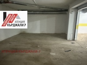 ГАРАЖ, ПАРКОМЯСТО, 47 m2