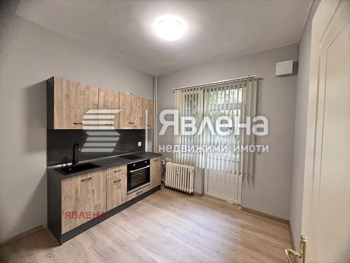 Дава под наем  3-стаен град София , Център , 105 кв.м | 39273623