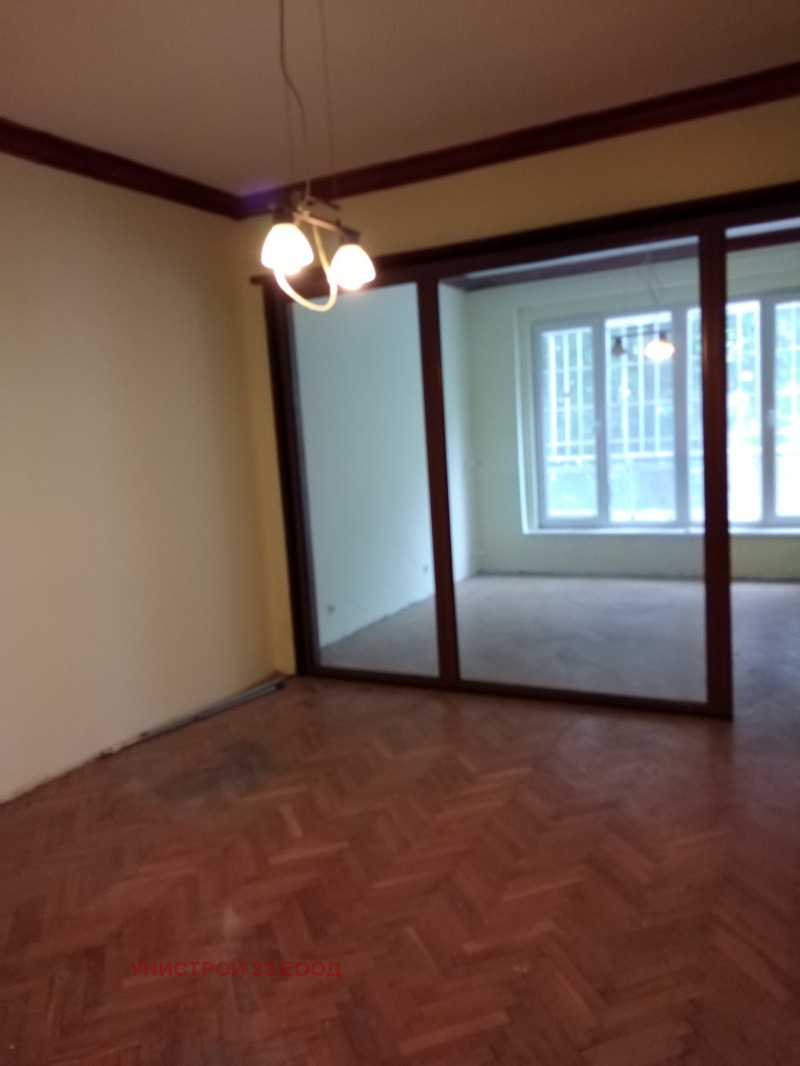 Do wynajęcia  3+ sypialni Sofia , Centar , 200 mkw | 23797264