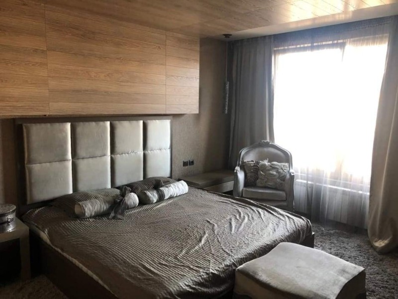 Издаје се  1 спаваћа соба Софија , Центар , 125 м2 | 64602598 - слика [4]