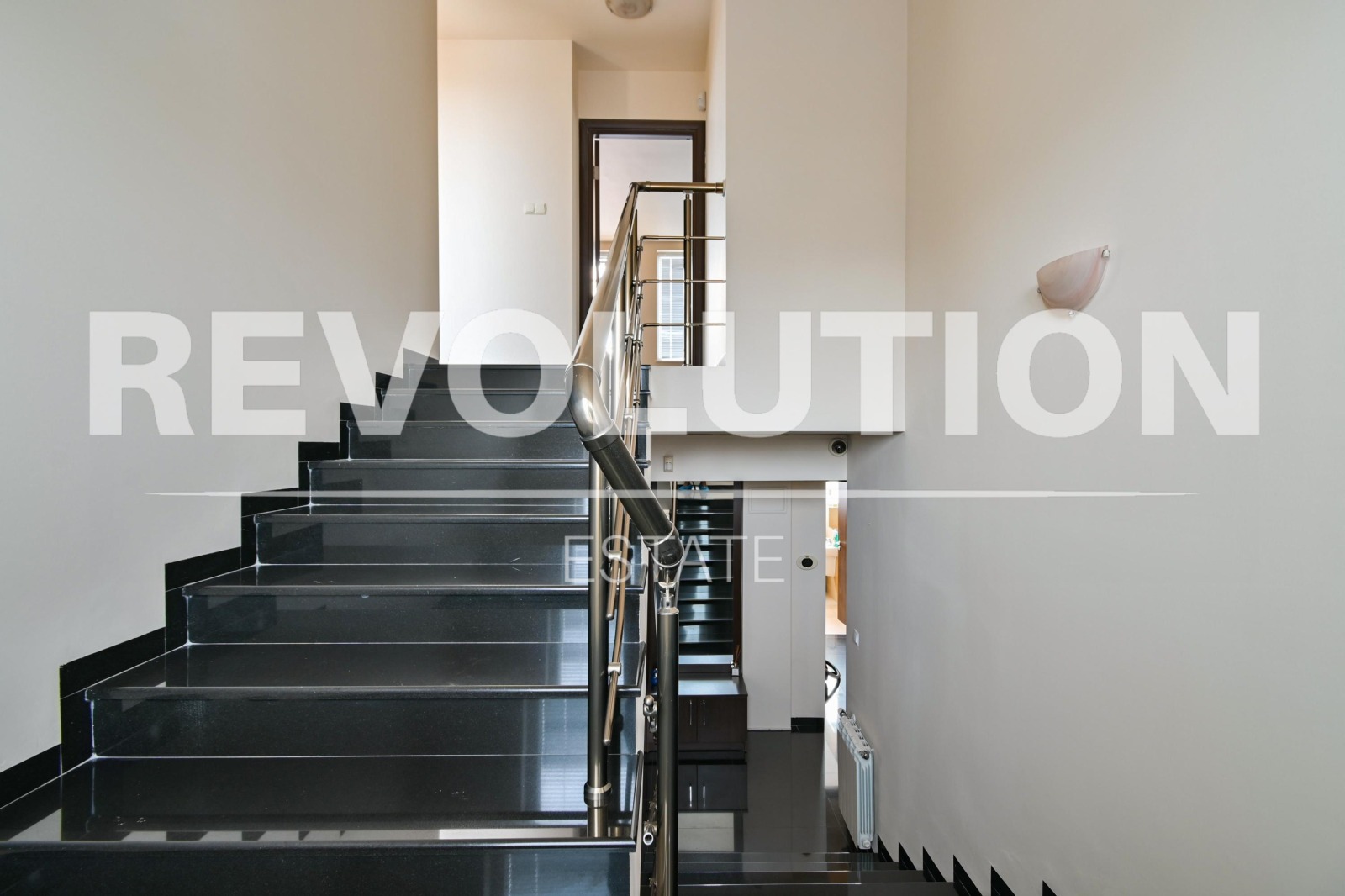 Дава под наем 4-СТАЕН, гр. София, Лозенец, снимка 13 - Апартаменти - 54350514