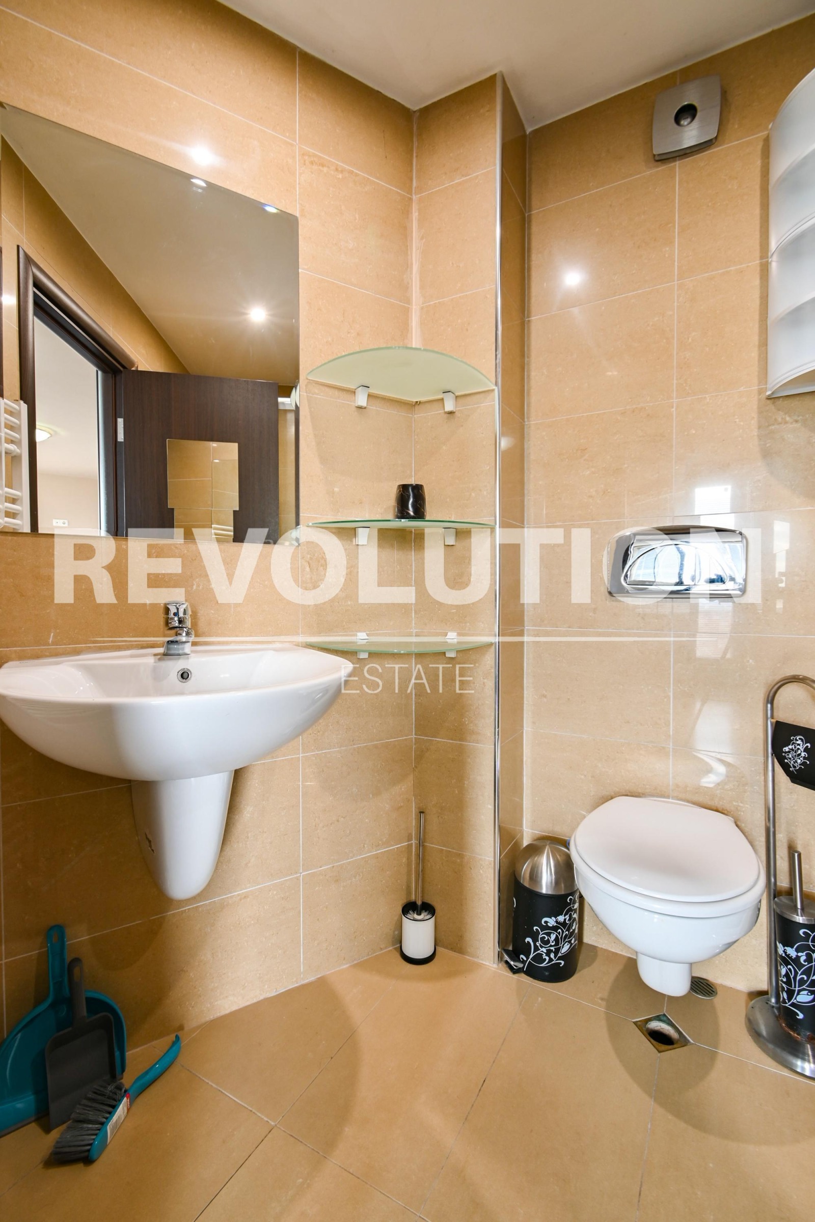 Дава под наем 4-СТАЕН, гр. София, Лозенец, снимка 16 - Апартаменти - 54350514