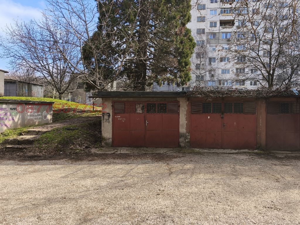 Дава под наем ГАРАЖ, ПАРКОМЯСТО, гр. Русе, Здравец Изток