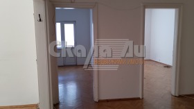 3 makuuhuonetta Tsentar, Sofia