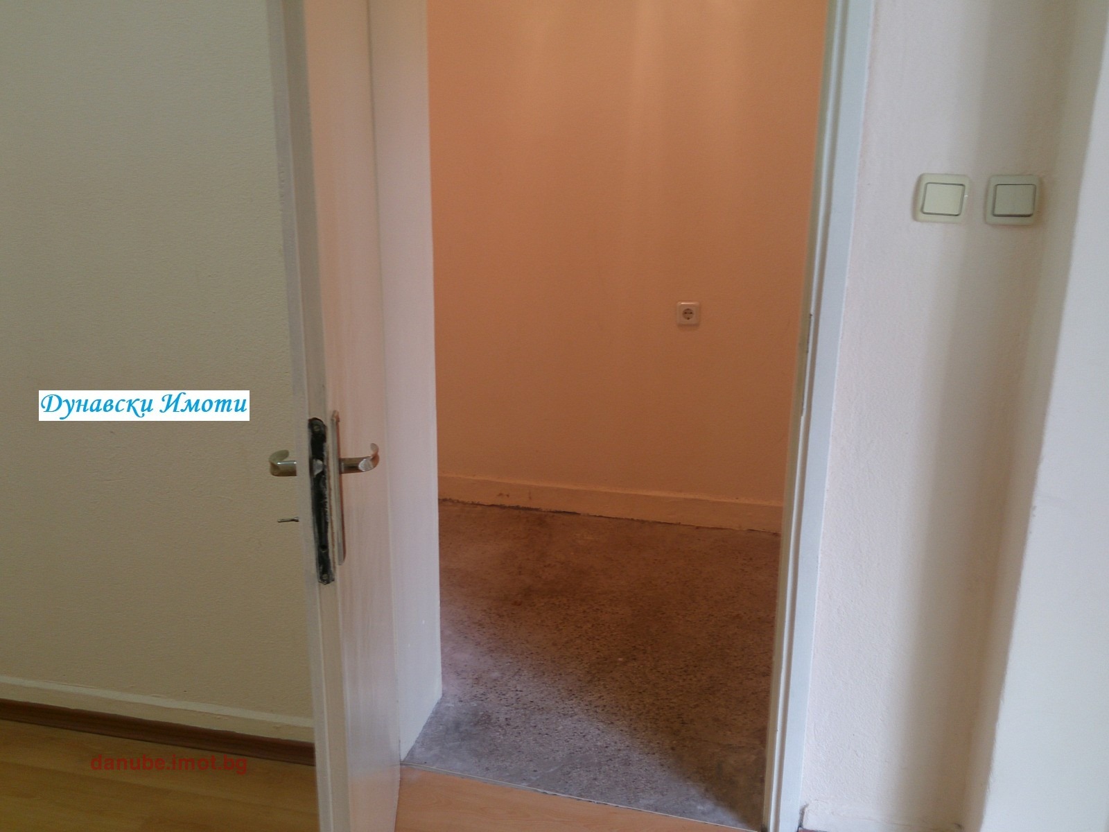 Дава под наем МАГАЗИН, гр. Русе, Център, снимка 4 - Магазини - 53683864