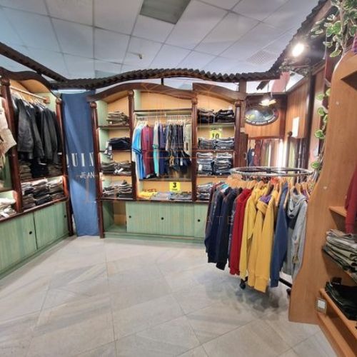 Дава под наем МАГАЗИН, гр. Разград, Варош, снимка 2 - Магазини - 52384117