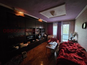 1 Schlafzimmer Schirok zentar, Lowetsch