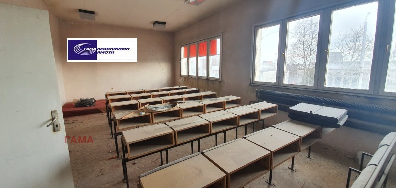 Дава под Наем СКЛАД в град Добрич, Промишлена зона - Запад - 335 кв.м / При запитване, ГАМА
