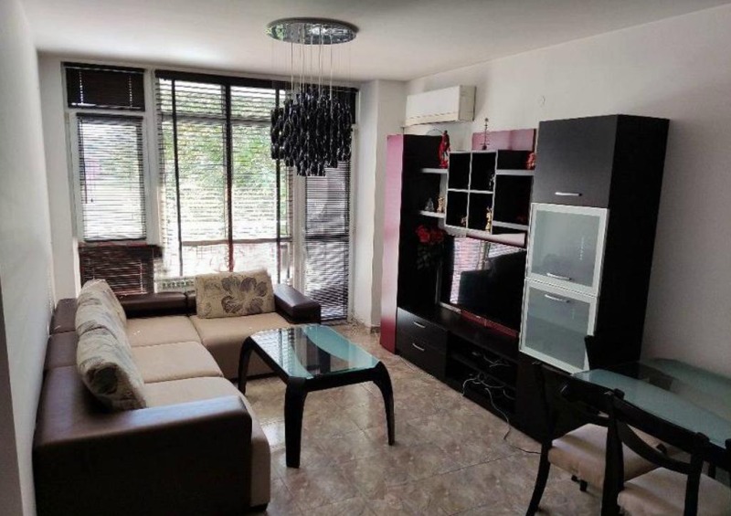 En renta  2 dormitorios Plovdiv , Gagarin , 100 metros cuadrados | 34059866