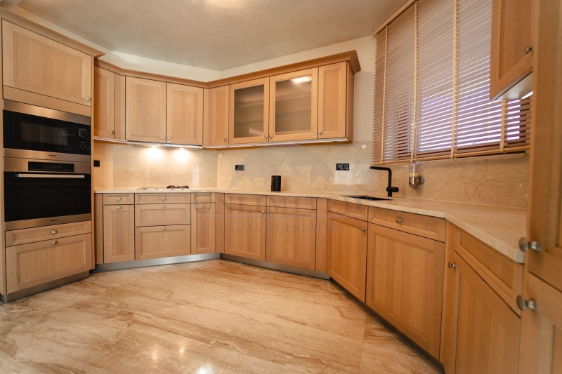 Издаје се  Кућа Софија , Драгалевци , 260 м2 | 30935410 - слика [14]