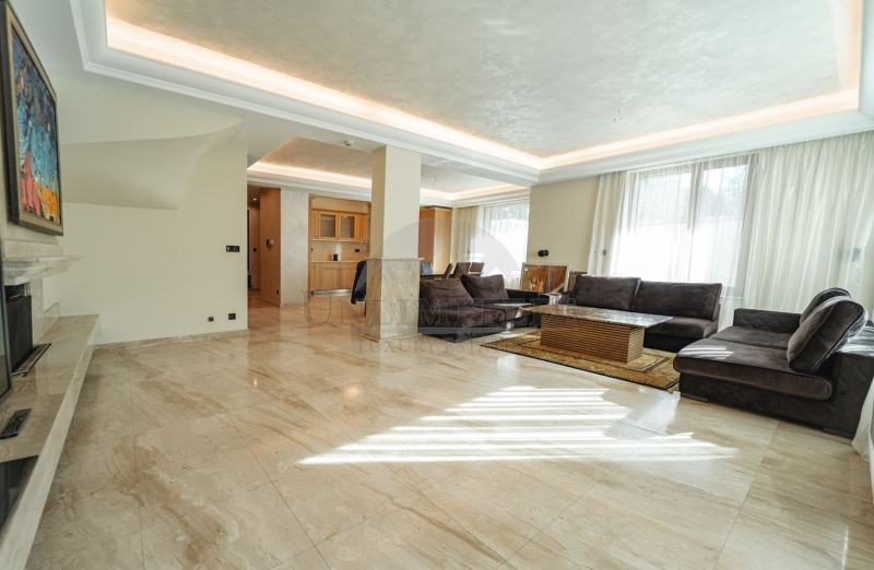 Издаје се  Кућа Софија , Драгалевци , 260 м2 | 30935410 - слика [8]
