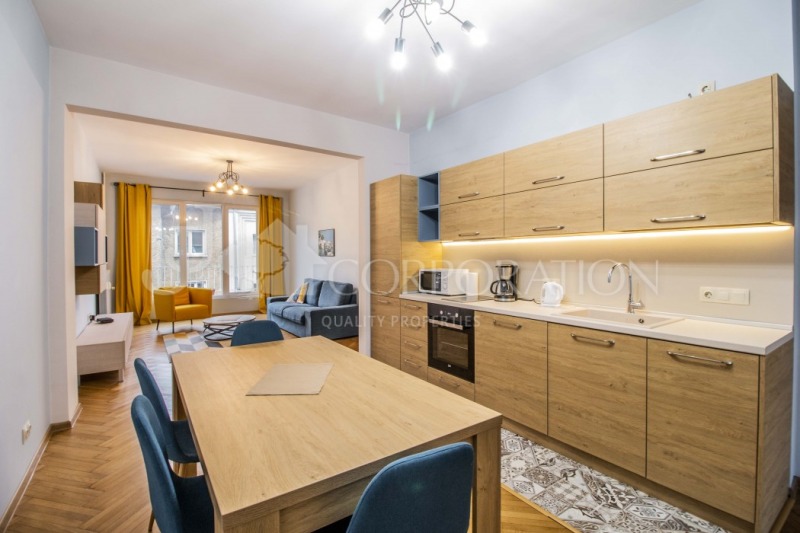 Дава под Наем 3-СТАЕН в град София, Център - 110 кв.м / 1 100 € » 2 151.41 лв., ДЖЕЙ И ДЖЕЙ КОРПОРЕЙШЪН ООД