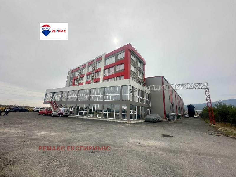 Para alugar  Comprar Plovdiv , Asenovgradsko chose , 523 m² | 33384331