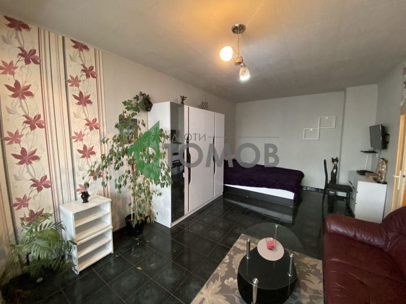 Дава под Наем 2-СТАЕН в град Шумен, 5-ти полк - 65 кв.м / 300 € » 586.75 лв., ИМОТИ ТОМОВ