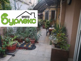 Stüdyo VINS-Çerven ploşad, Varna
