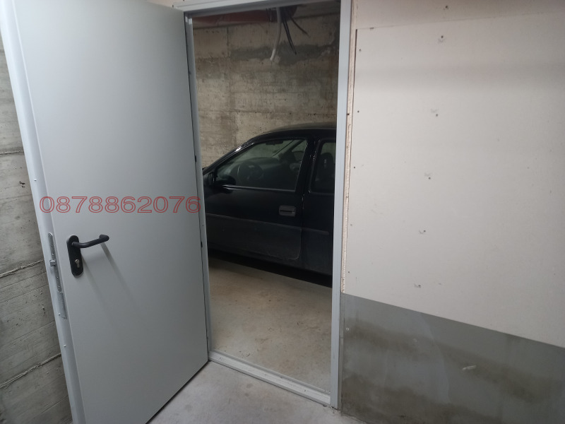 Дава под наем ГАРАЖ, ПАРКОМЯСТО, гр. София, Център, снимка 4 - Гаражи и паркоместа - 52811484