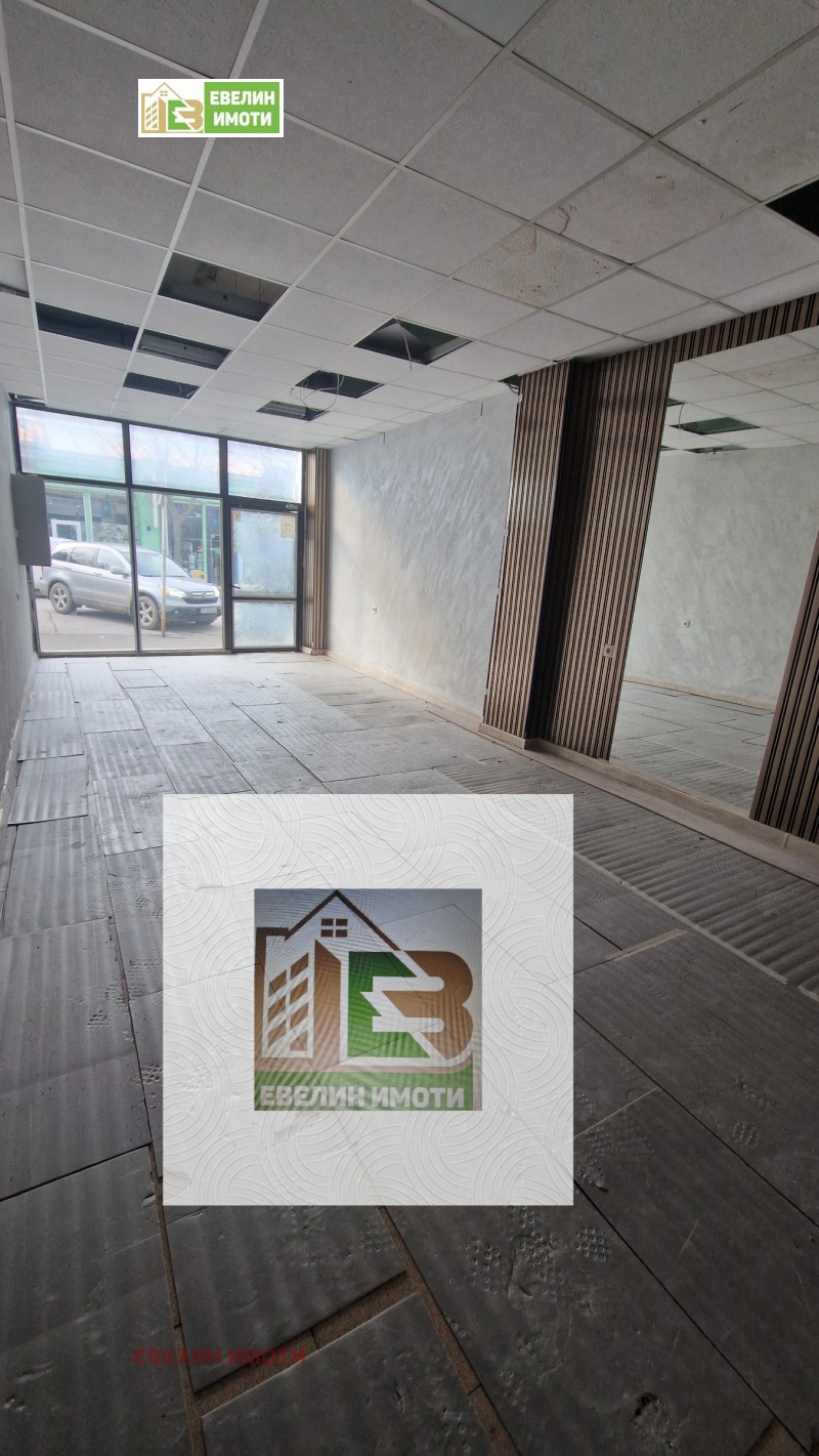 Дава под наем МАГАЗИН, гр. Русе, Широк център, снимка 3 - Магазини - 52720269