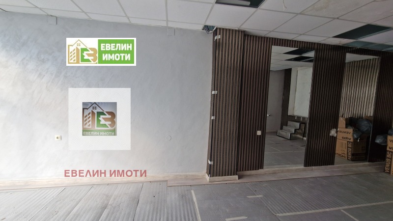Дава под наем МАГАЗИН, гр. Русе, Широк център, снимка 2 - Магазини - 52720269