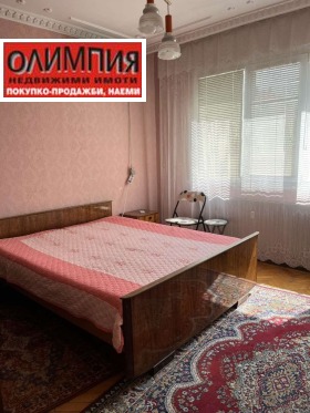 Room Shirok tsentar, Pleven 1