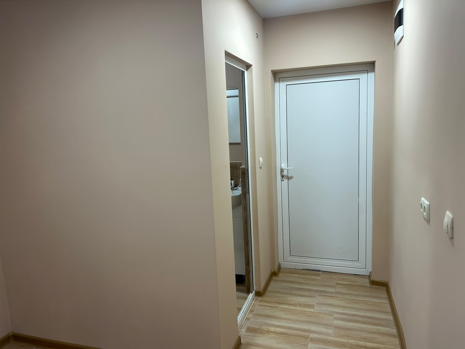 Дава под наем ОФИС, гр. Хасково, Център, снимка 4 - Офиси - 56276741