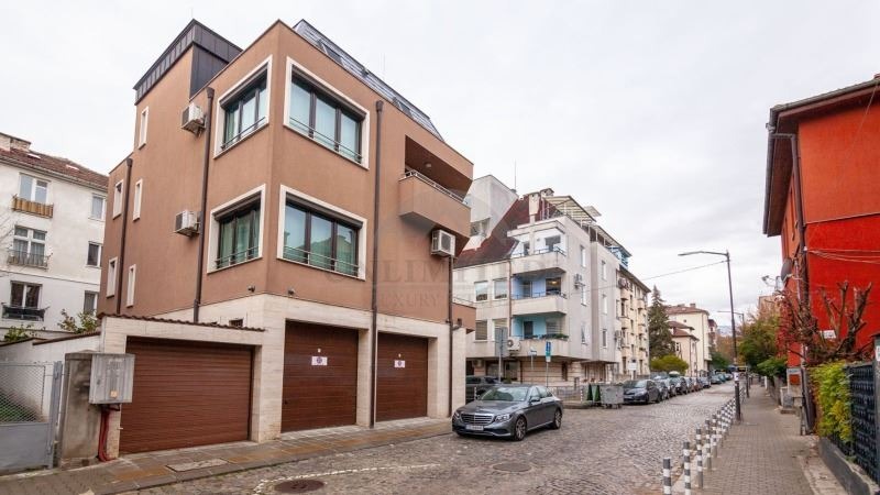 För uthyrning  Hus Sofia , Javorov , 647 kvm | 13004050 - bild [2]