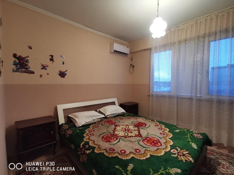 Дава под нем  2-стаен, град София, Люлин 6 •  350 EUR • ID 84950419 — holmes.bg - [1] 