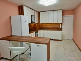 Дава под наем  4-стаен, град Варна