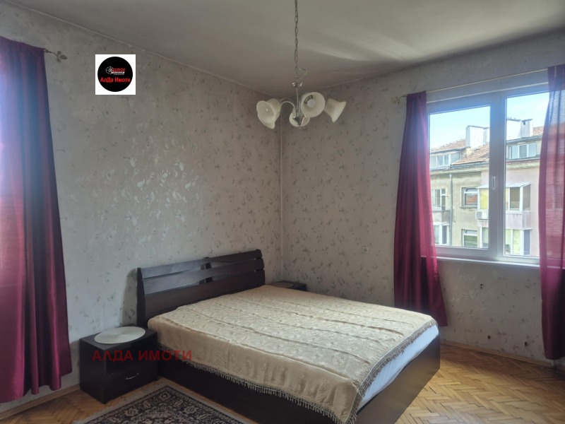Издаје се  1 спаваћа соба Софија , Обориште , 83 м2 | 15822590 - слика [4]